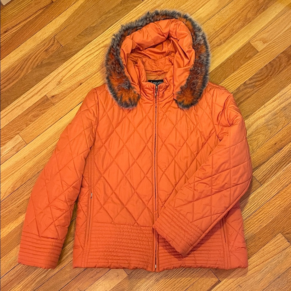APROPOS Orange Quilted Puffer Style Ladies Jacket w Faux Fur Trim Removable Hood
